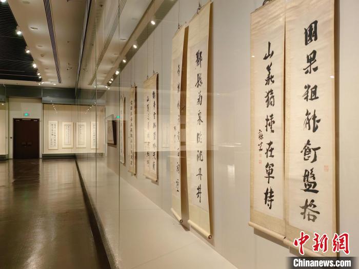 《歷史的星辰——近現(xiàn)代海派書法大展》在中華藝術(shù)宮(上海美術(shù)館)展出?！　≈腥A藝術(shù)宮 供圖